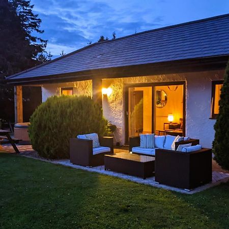 Laurel - Pet-Friendly Cottage With Indoor Pool, Hot Tub & Panoramic Snowdonia Views Colwyn Bay Bagian luar foto