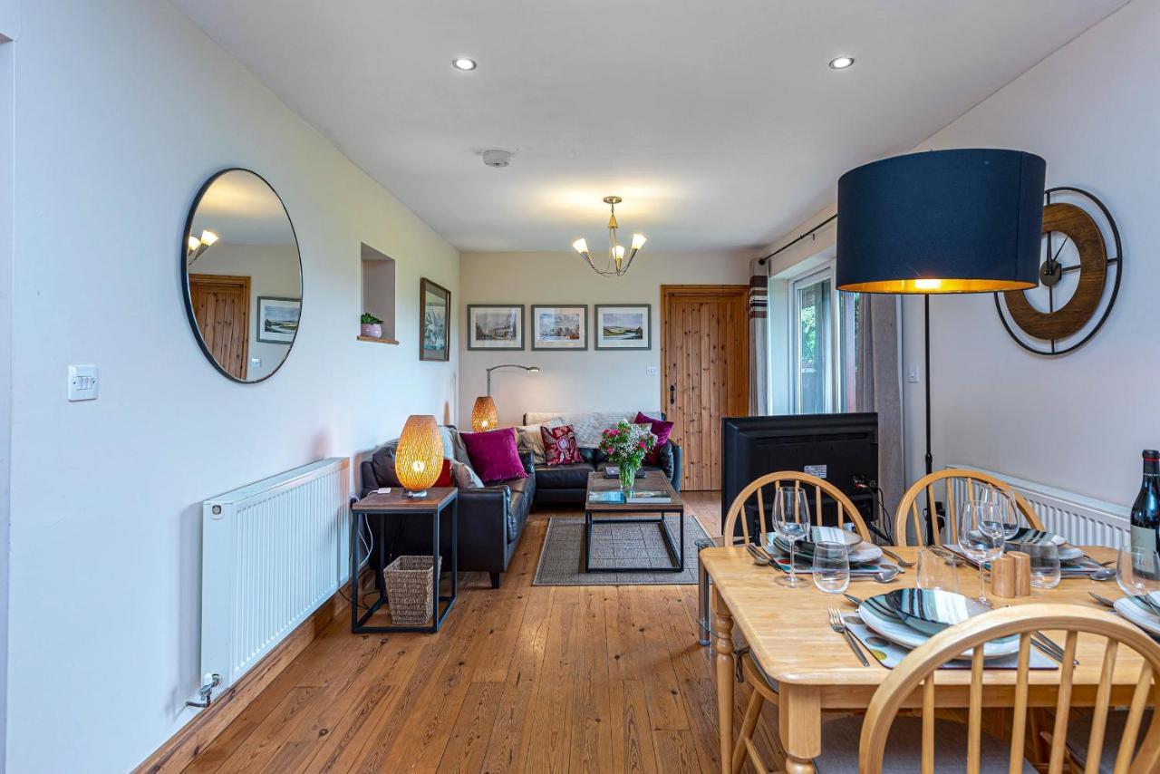 Laurel - Pet-Friendly Cottage With Indoor Pool, Hot Tub & Panoramic Snowdonia Views Colwyn Bay Bagian luar foto