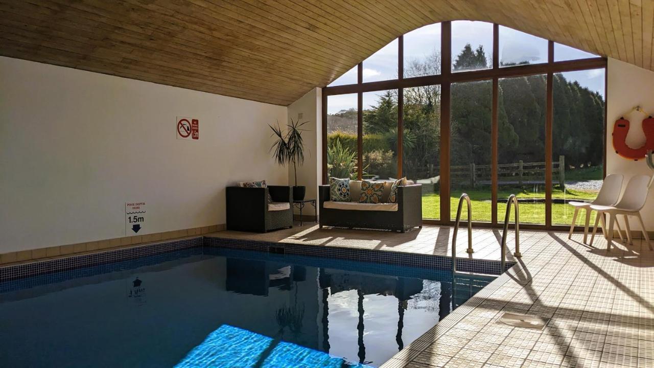 Laurel - Pet-Friendly Cottage With Indoor Pool, Hot Tub & Panoramic Snowdonia Views Colwyn Bay Bagian luar foto