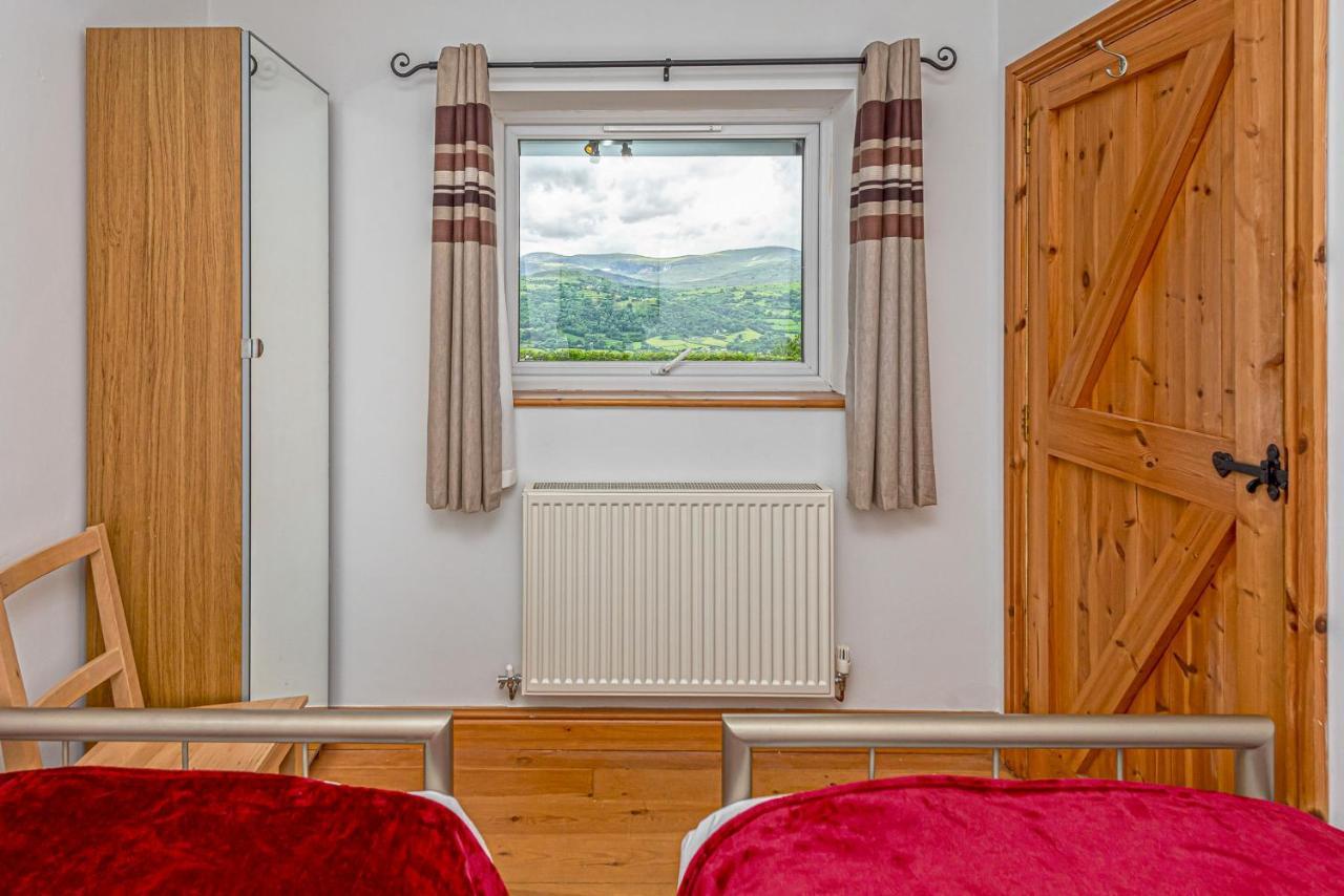 Laurel - Pet-Friendly Cottage With Indoor Pool, Hot Tub & Panoramic Snowdonia Views Colwyn Bay Bagian luar foto