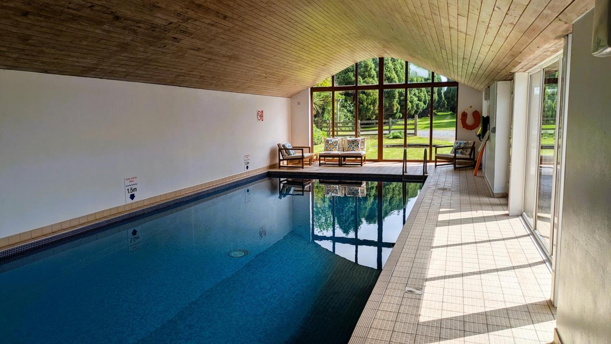 Laurel - Pet-Friendly Cottage With Indoor Pool, Hot Tub & Panoramic Snowdonia Views Colwyn Bay Bagian luar foto